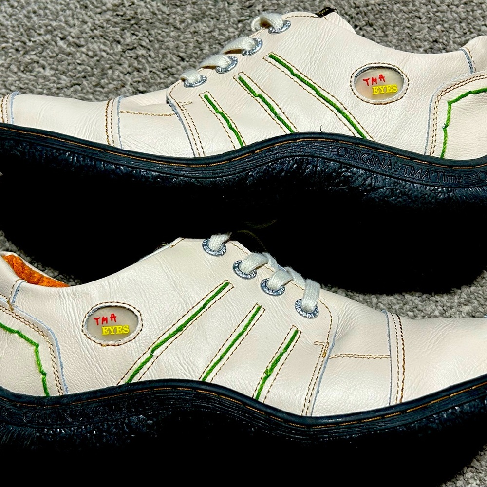 TMA Eyes Sneakers Womens Size 9.5 Leather Casual Low Top Shoe